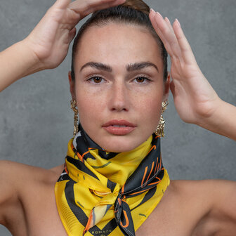 Šátek Naděje (Bari Bacht) ve žluté barvě